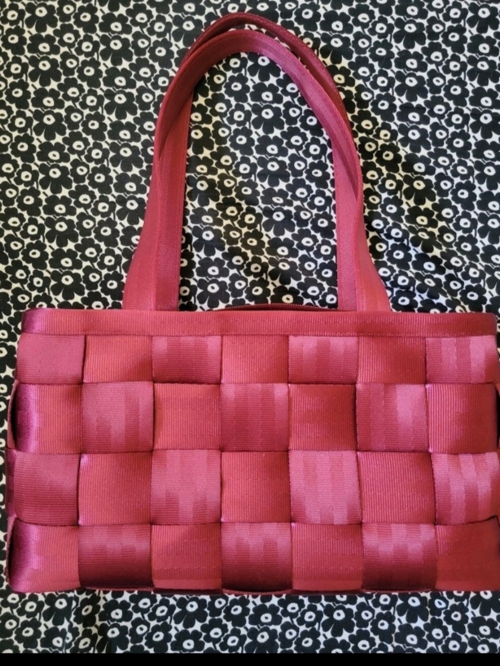 Harveys Seatbelt Bag Maroon Large Satchel. Purse. EEUC!!